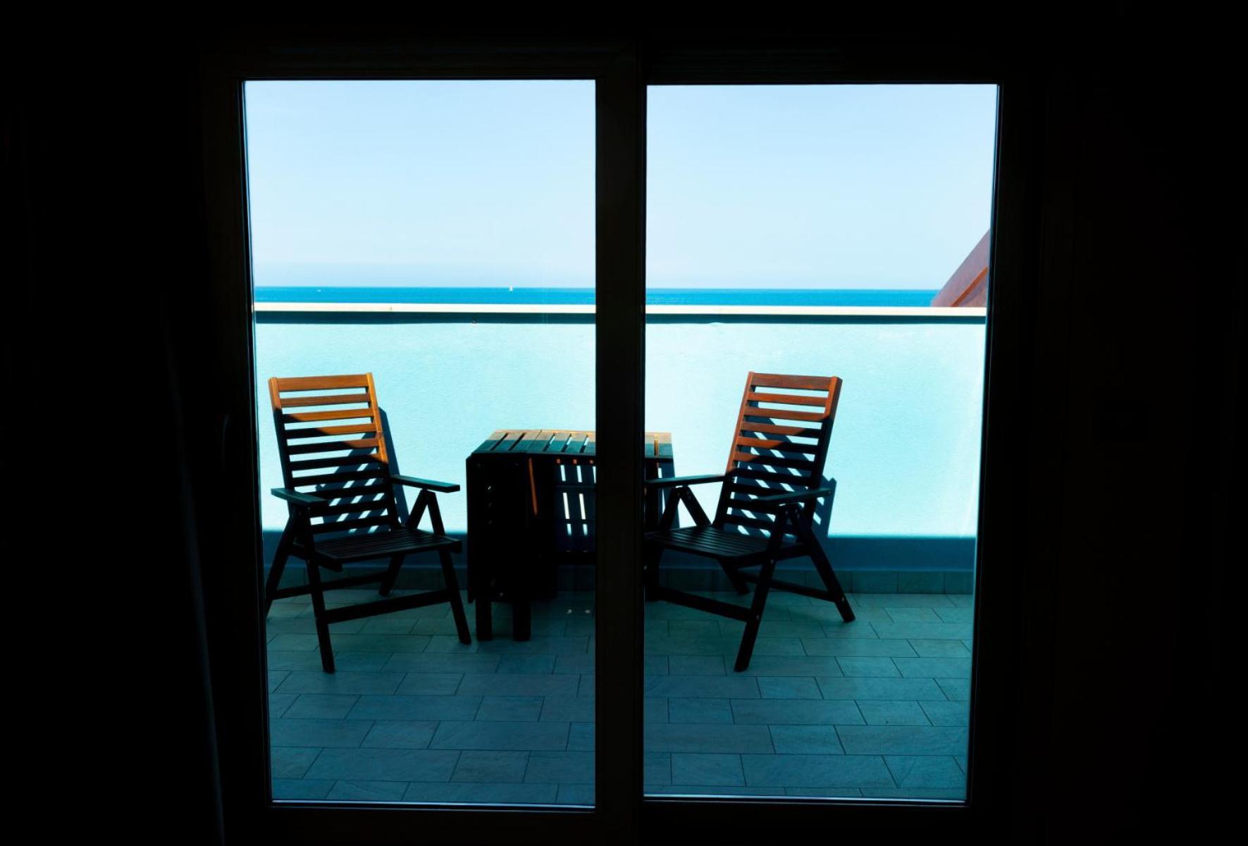 בלריה-איגאה מרינה Art Hotel La Perla מראה חיצוני תמונה